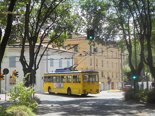filobus Socimi n°18 in uscita da via Galvani - linea 11A