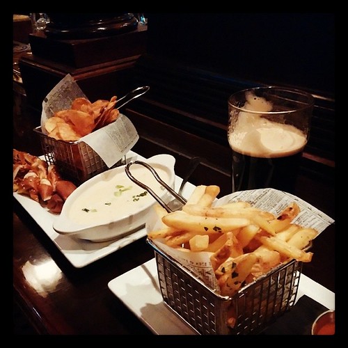 Beer cheese, duck fat fries and Young's Double Chocolate Stout for #StPattysDay @NicholsonsPub! #YUM! #NicholsonsGiveaway