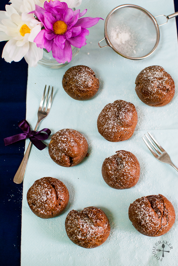 https://www.foodiebaker.com/2013/07/choux-party-double-chocolate-cream-puffs.html