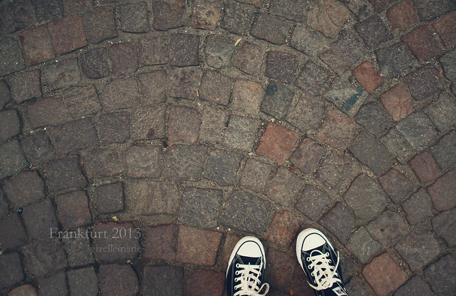 feet cobblestones frankfurt