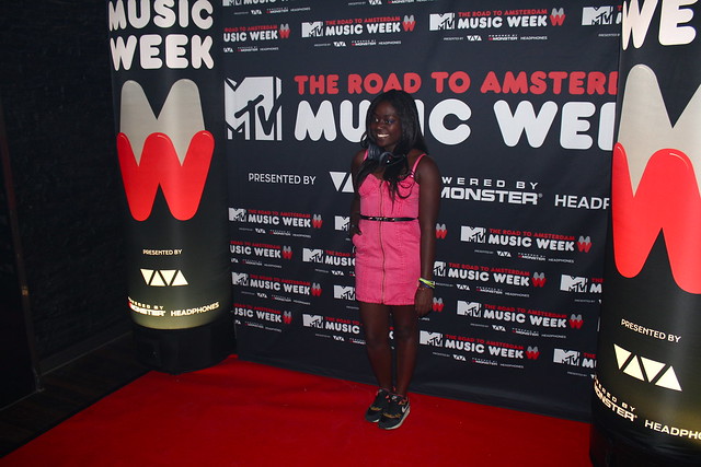 road to Amsterdam MTV EMA 2013 with DNA Monster lisforlois