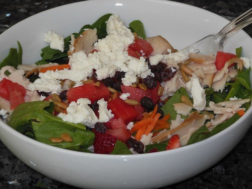 baby spinach salad with goat cheese and strawberries