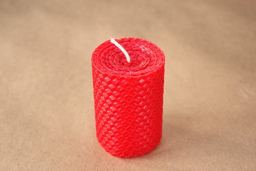 diy-rolled-beeswax-candle