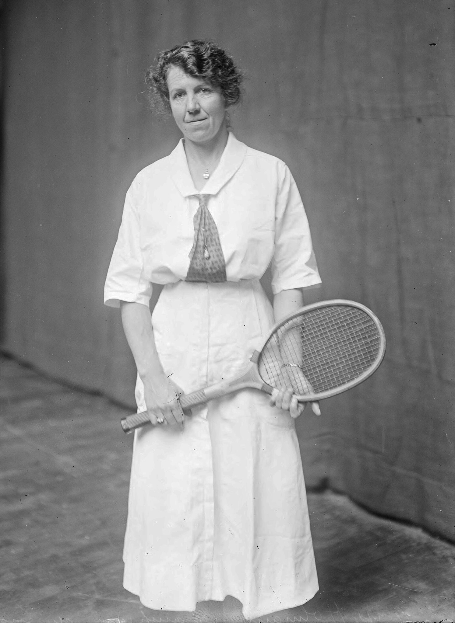 British tennis player Dorothy Holman, 1919