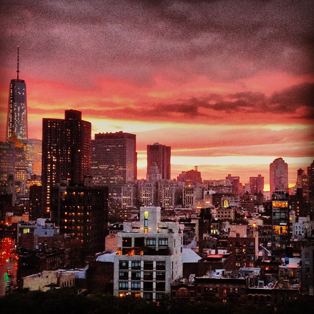 Sunset #sunset #imagesforyoursenses #freedom #freedomtower #iheartny #newyorkcity #nyc #magic #lowereastside #les