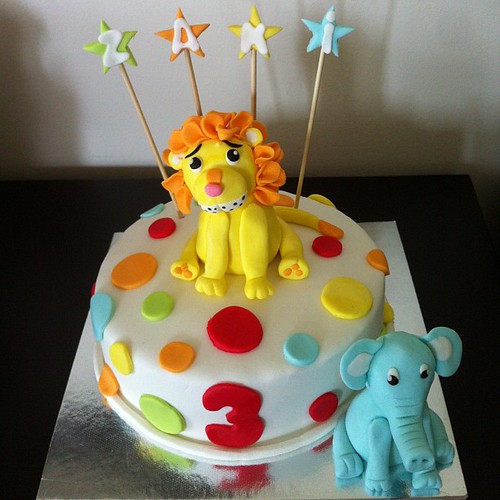 #lioncake#birthdaycake#elephant#sugarart #sugarpaste #sekerhamurlupastalar by l'atelier de ronitte