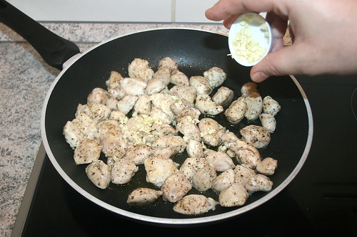 20 - Knoblauch hinzufügen / Add garlic