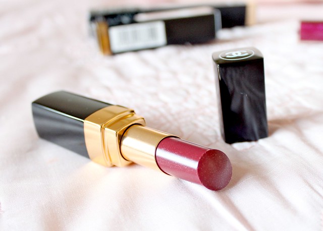 Chanel Savage Garden Glossimer and Rouge Coco Shine Fiction Lipstick Review 7