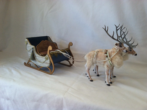 1:12 Reindeer and Sleigh by woolytales.com