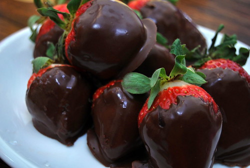 V Day - chocolate covered strawberries-001