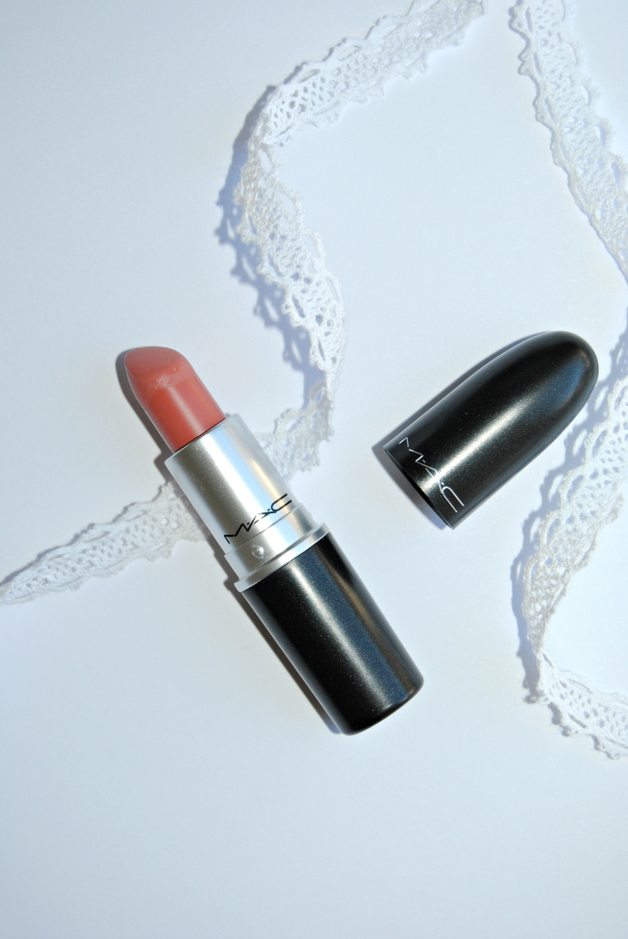 Kinda Sexy MAC Lipstick (02)