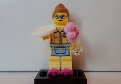 LegoS11_Waitress
