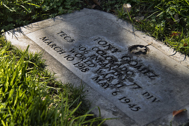 Tony Gomez gravestone