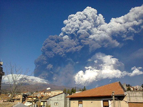 Etna, nuova spettacolare eruzione$