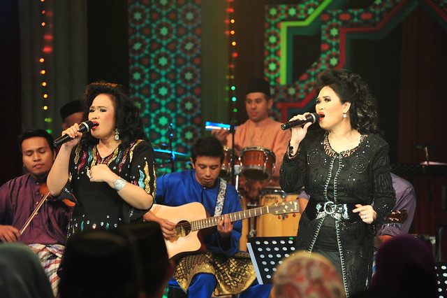 Azlina dan Azliza Aziz turut jayakan Akustika Syawal