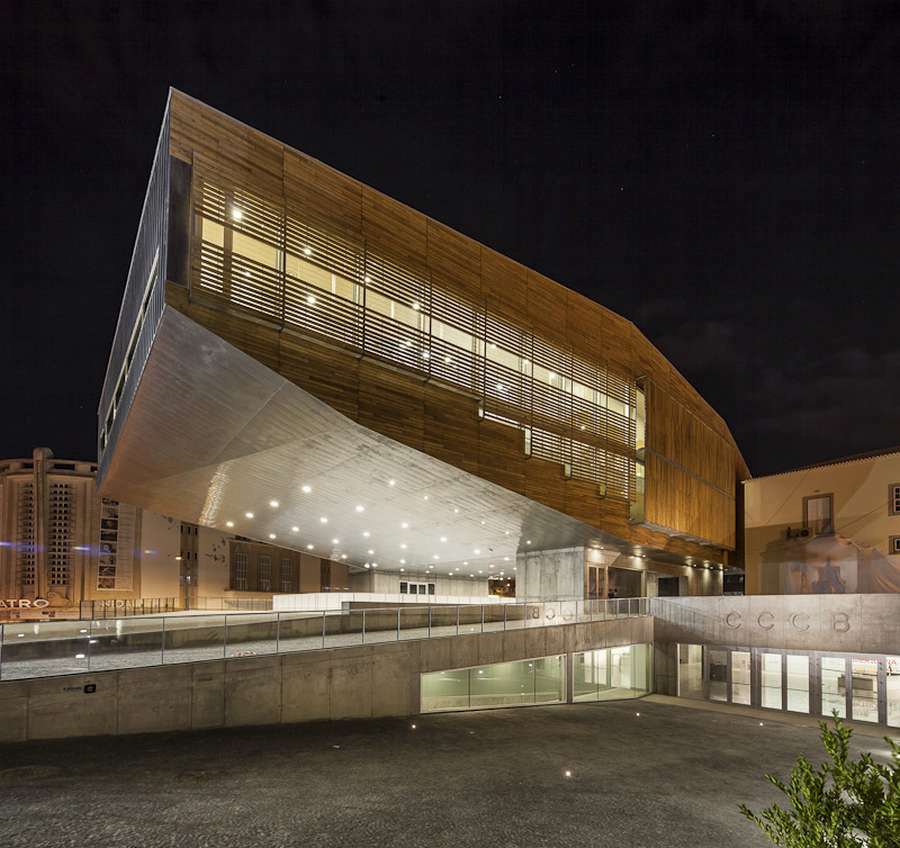 Cultural Center in Castelo Branco design by Josep Lluís Mateo