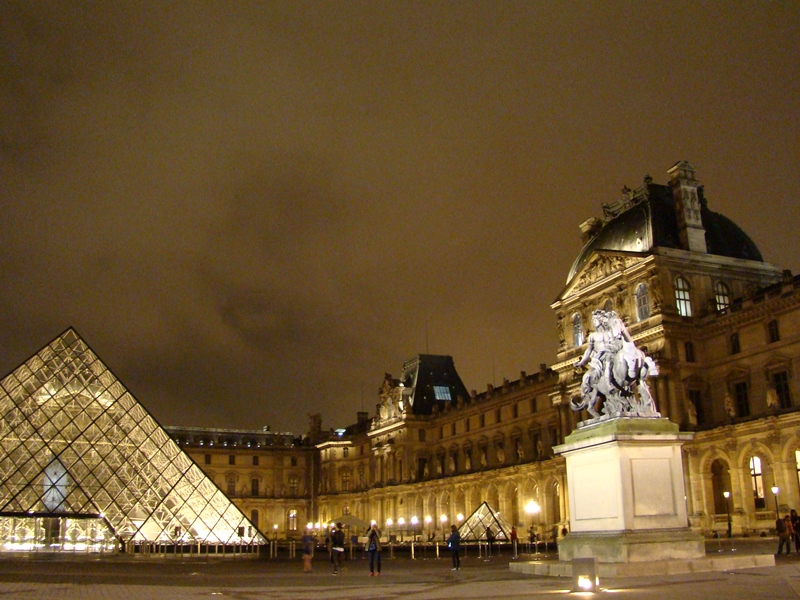 Louvre at night, Paris, Musee du Louvre