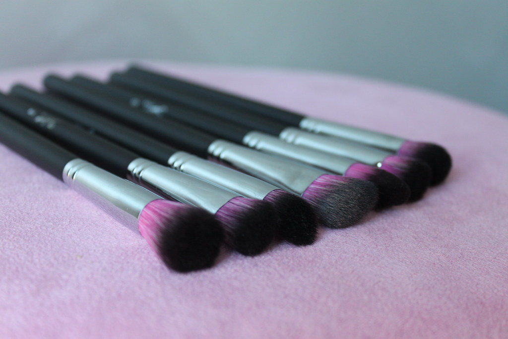Sedona Lace Midnight seven 7 brushes set makeup eyes synthetic cruelty free vegan australian beauty review ausbeautyreview blog blogger aussie pink purple  precise synthetic Se7ven product review (4)