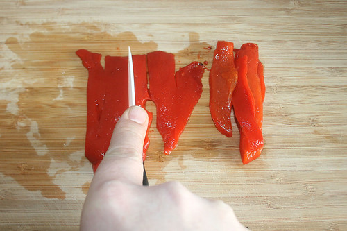 15 - Paprika in Streifen schneiden / Cut bell pepper in stripes