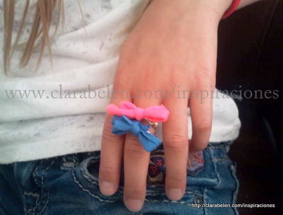 Manualidades con niños: anillos con estilo anudando lazos