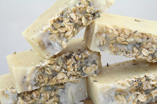 Lavender Oatmeal Neutral Soap - The Daily Scrub (10)