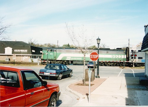Westbound Burlington Northern /  early Metra commuter train.  Hinsdale Illinois.  Late October 1989. by Eddie from Chicago