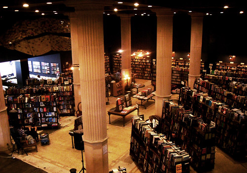 The Last BookStore by - Cinthia Fujii -