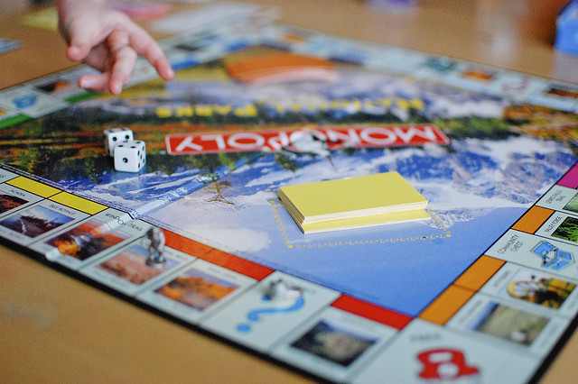playing monopoly2