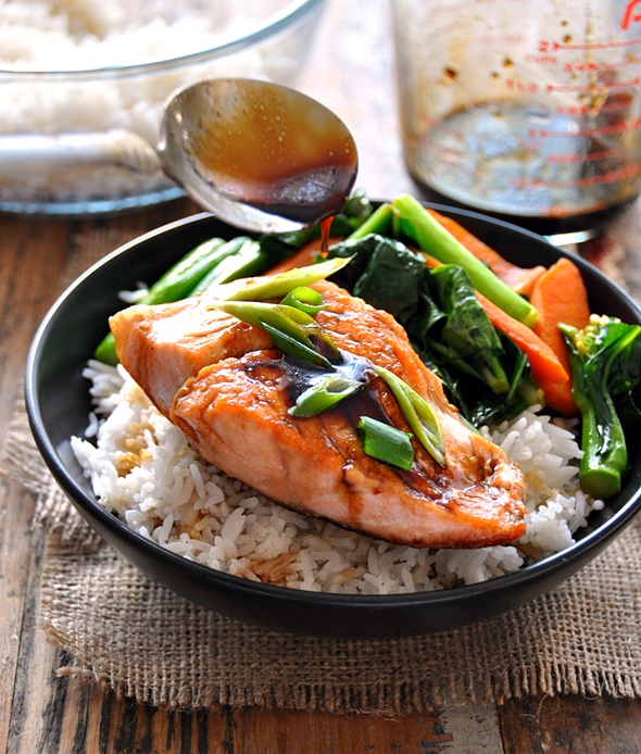 Sweet & Sour Glazed Salmon with Sautéed Carrot & Chinese Broccoli | www.fussfreecooking.com