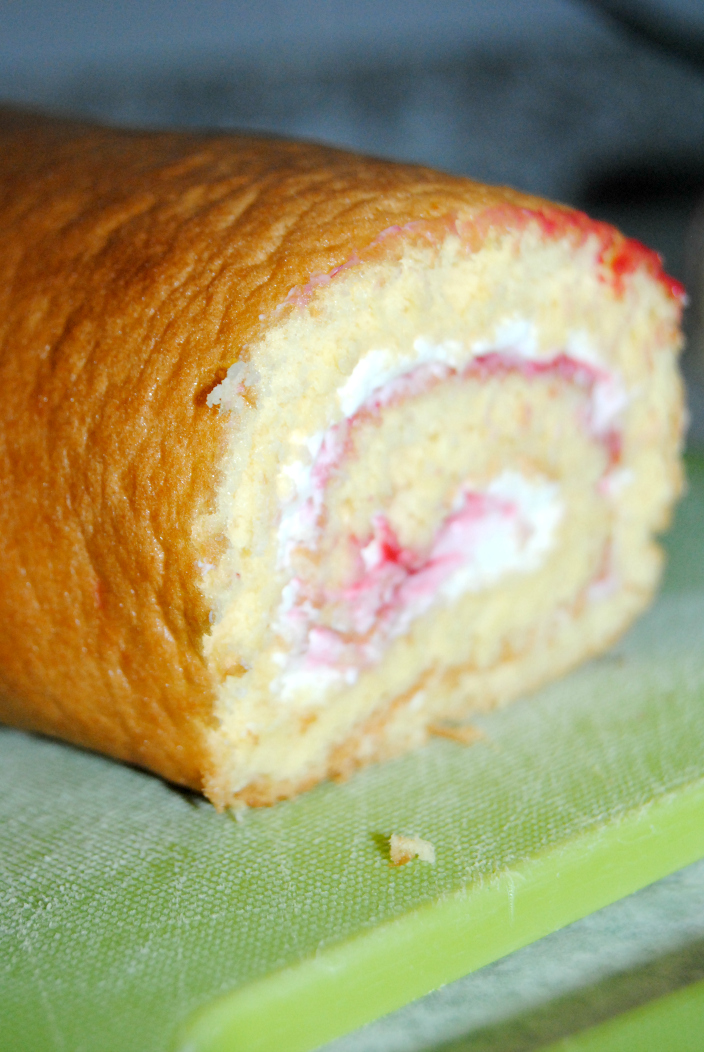 Amazing Recipes - Raspberry Cheesecake Roll (11)