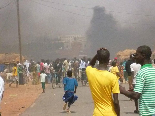 Dozens injured in Sunday's riot in the town of #Kaedi #Mauritania. Photo via D. Camara and Saidou Wane