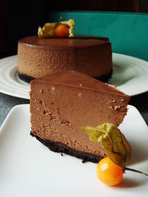 Slow Cooker Chocolate Cheesecake: Creamiest Interior