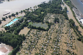 Hochwasser 2013 in Kostheim aus der Luft - 04.06.13