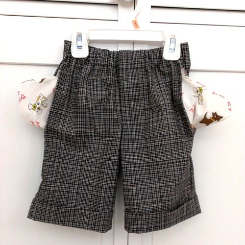 Mud Puddle Splasher Shorts with contrast pockets #sewing #distractions #nik