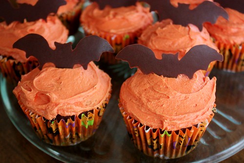 halloween-cupcakes-chocolate-bats