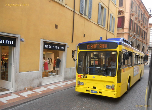 filobus Socimi n°12 in via Emilia Centro - linea 11