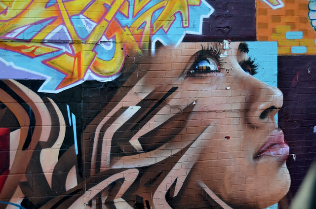 Graffiti de una mujer en el barrio del Bronx