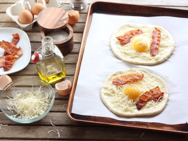 Bacon and Egg Breakfast Pizzas from completelydelicious.com