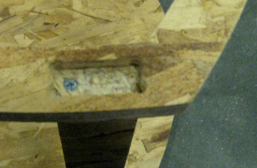 joining table leg to top with screws