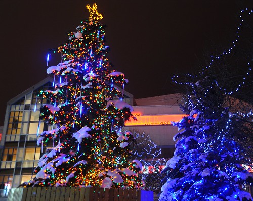 Christmas tree, animated lights, capped by a star, cold weather paradise, City of Anchorage, Alaska, USA by Wonderlane