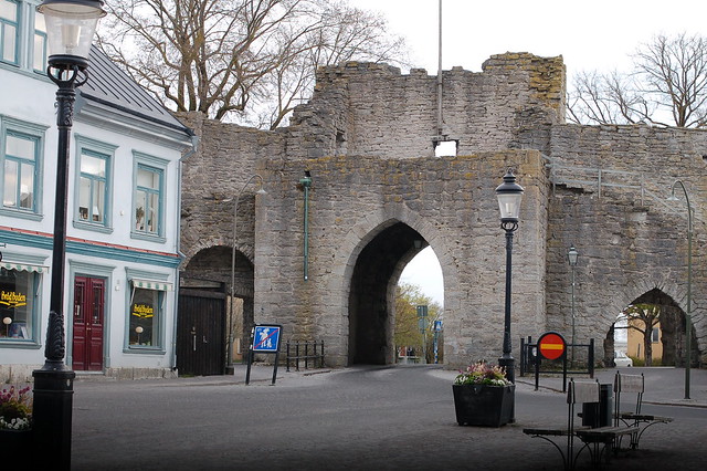 Ringmuren ingång // The ringwall gate in Visby - photo by iHanna