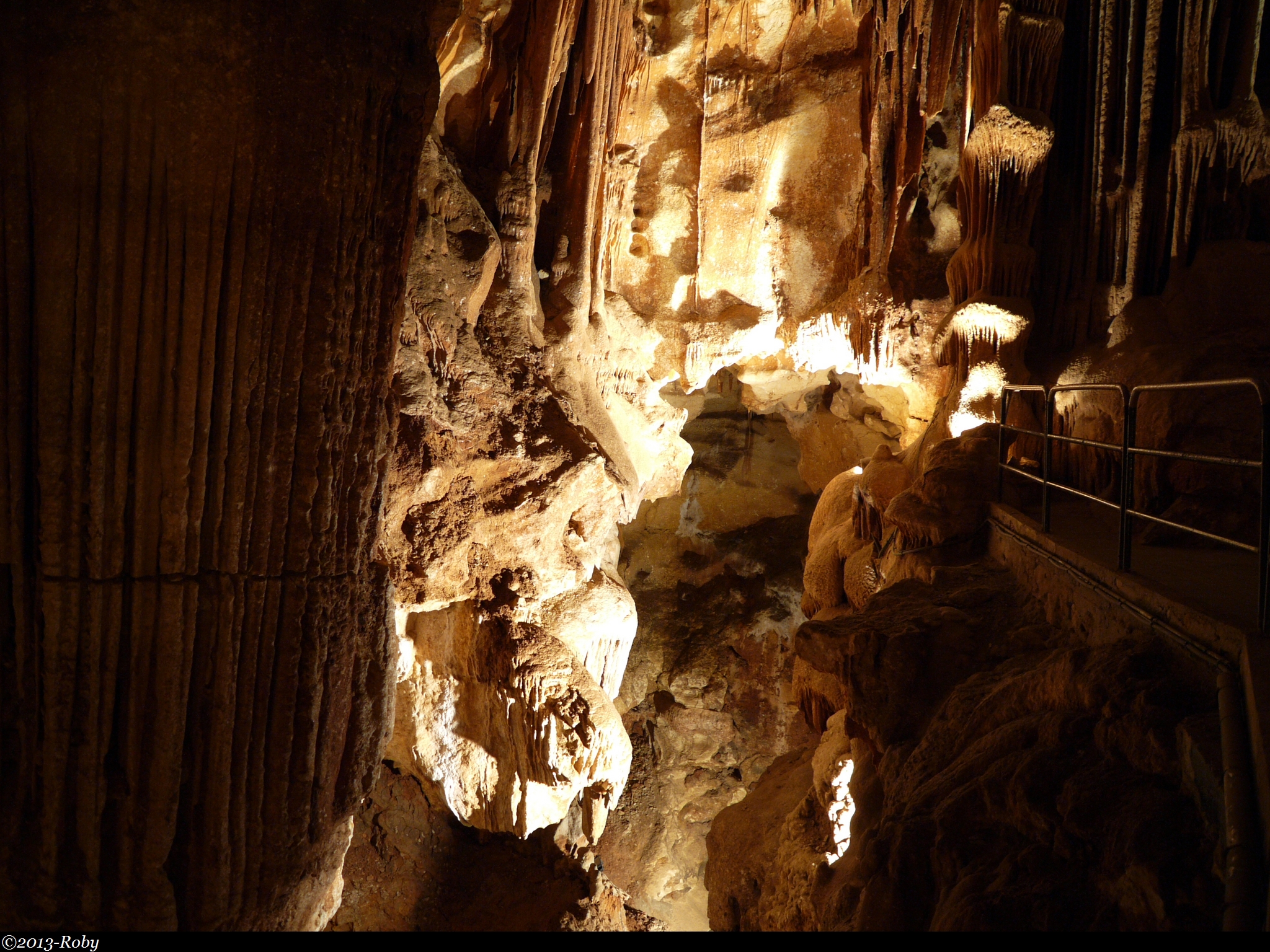 l'Ardèche-Grotte de la Madeleine -2013Roby (1)