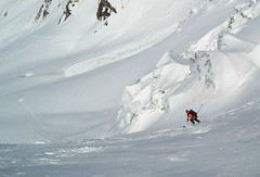 Zjazd z Monte Pasqualle (3553m) do schroniska Pizzini Frattola (2700m) lodowcem Vedretta di Cedec.