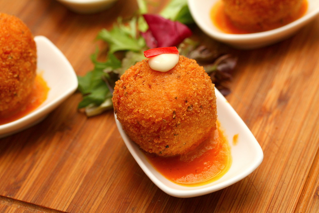 Noti Restaurant and Bar: Deep Fried Risotto Ball