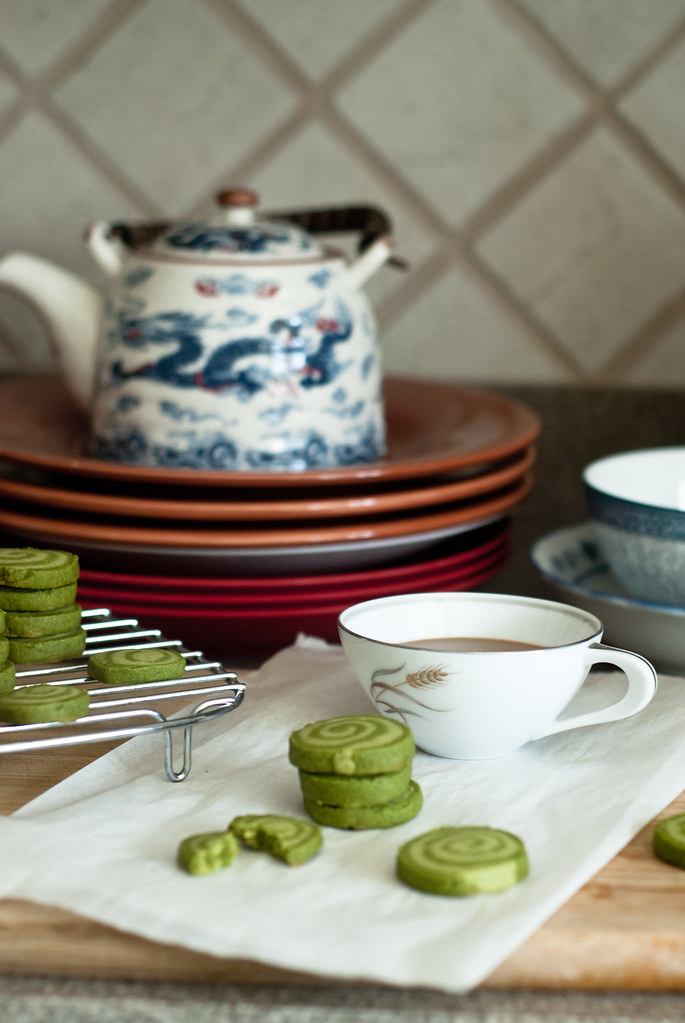 Coffee and matcha shortbread, vertical.