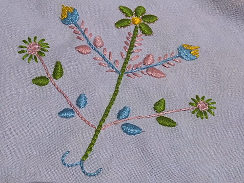 Reproduction of old embroidery from Paredes de Coura