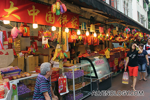 Mooncakes store in Chinatown 
