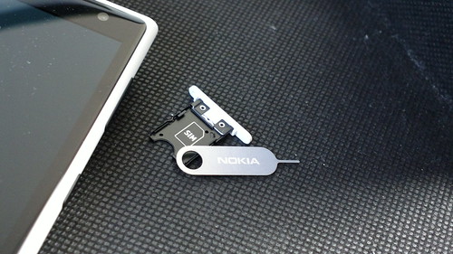 NOKIA Lumia 1020 SIMスロット
