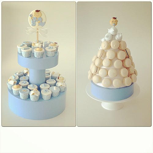 Baby Shower cupcake ve makaron kulesi... #babyshower #babayshowercupcake #macaron #macarontower #babyboy #cupcake #burcinbirdane