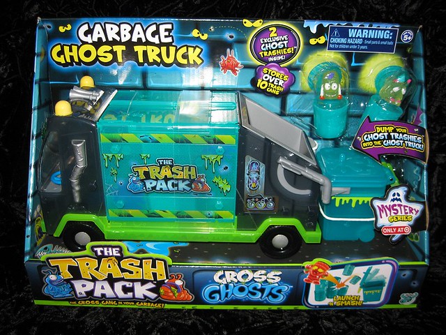 NEW Garbage Truck w/ 2 Trashies & Cans Moose Toys Trashies The Trash Pack 